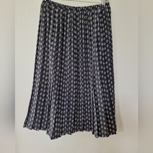 Vintage Leslie Fay Geometric Print Pleated Skirt. Womens size 8